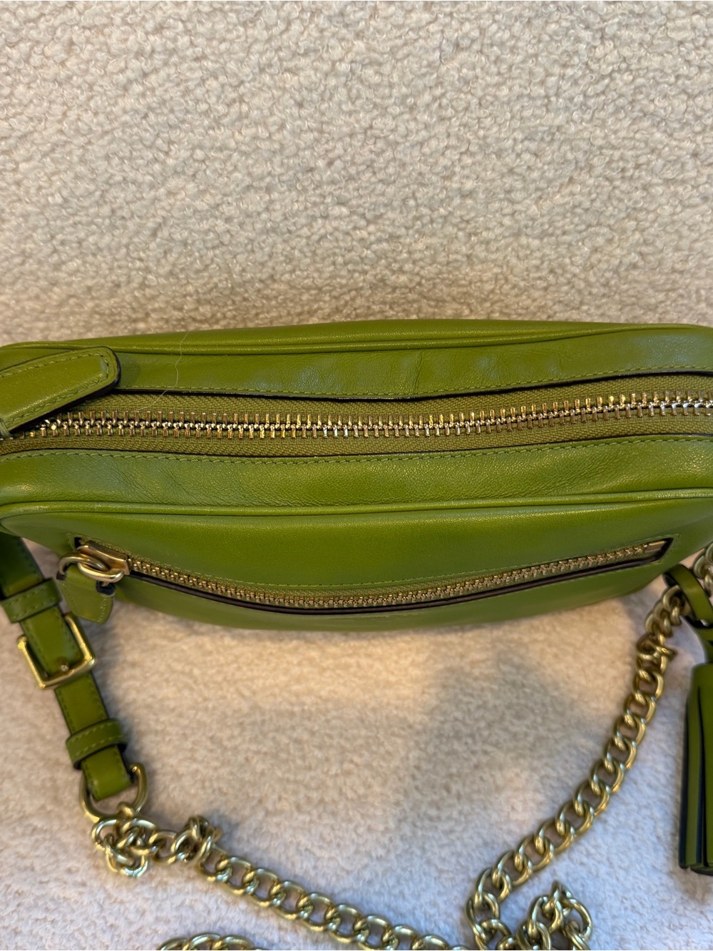 COACH Flight Bag Lime Green Leather Crossbody with Gold Chain - Picture 3 of 5